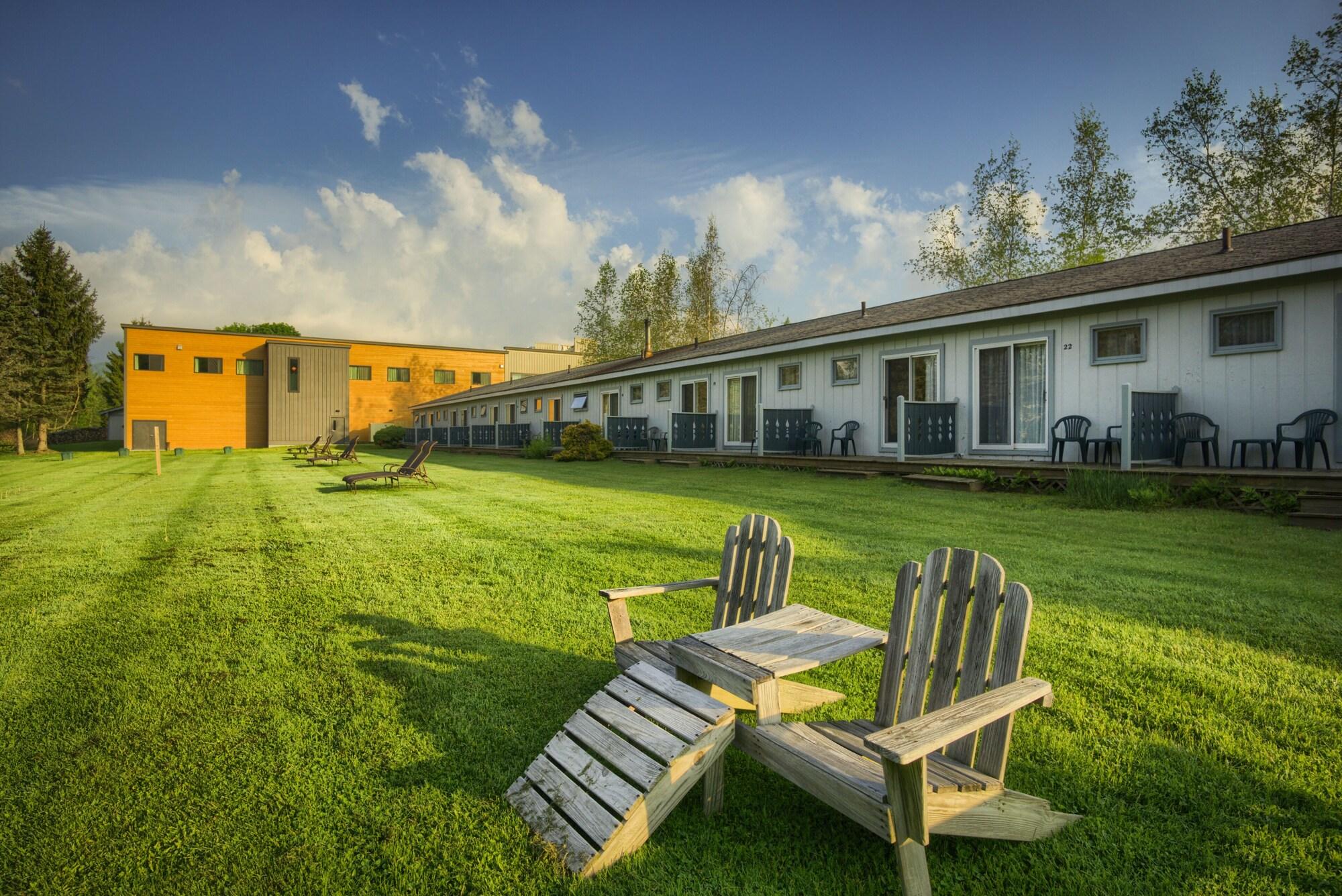 Sun & Ski Inn And Suites Stowe Exterior photo