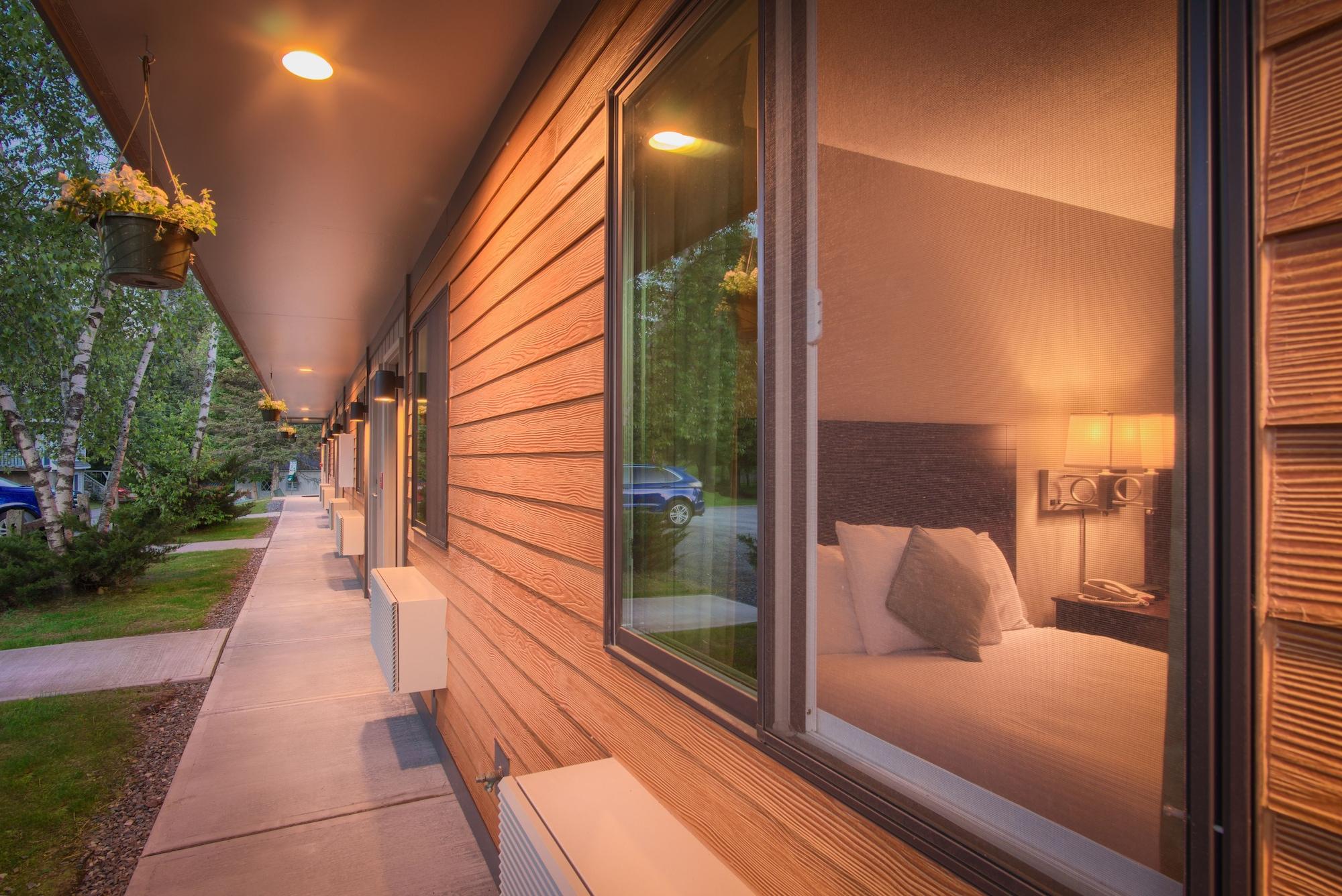 Sun & Ski Inn And Suites Stowe Exterior photo