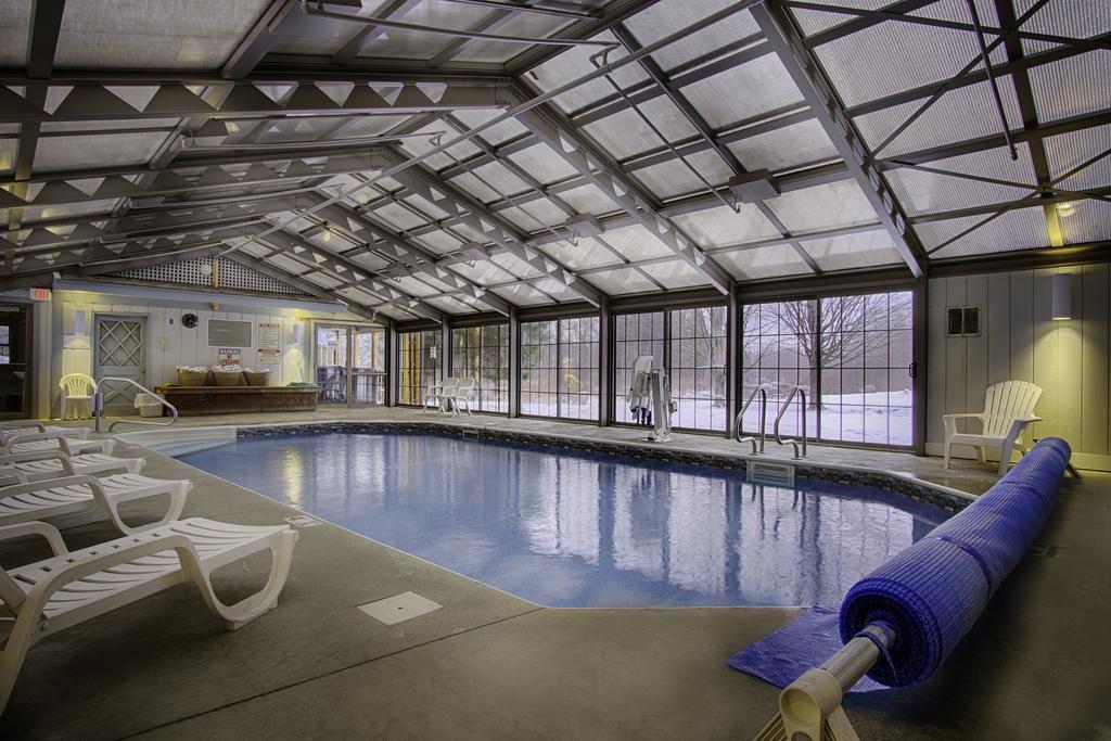 Sun & Ski Inn And Suites Stowe Exterior photo