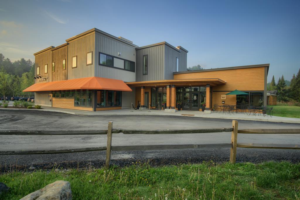 Sun & Ski Inn And Suites Stowe Exterior photo