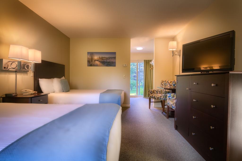 Sun & Ski Inn And Suites Stowe Exterior photo