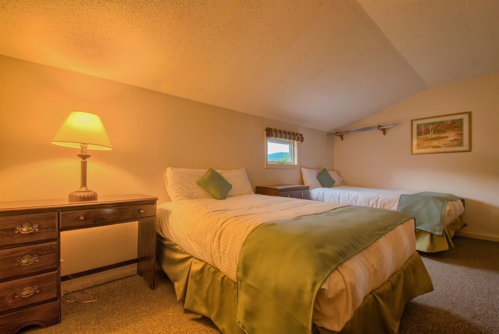Sun & Ski Inn And Suites Stowe Exterior photo